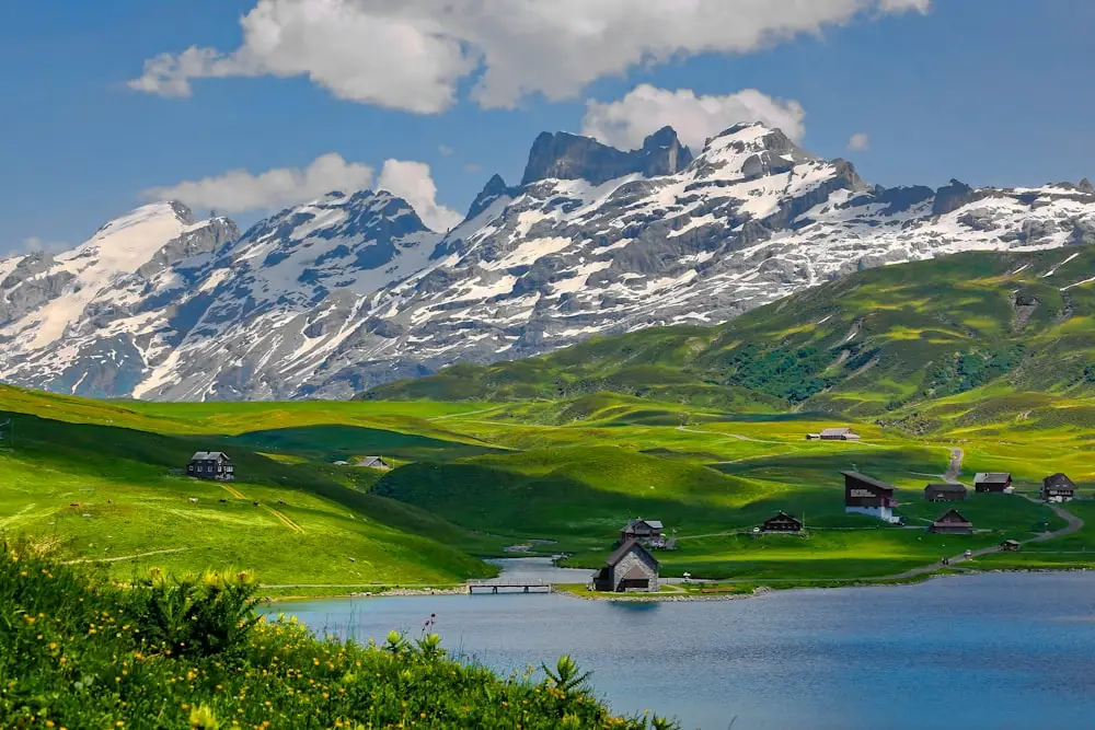 Schweizer Stadt am See
